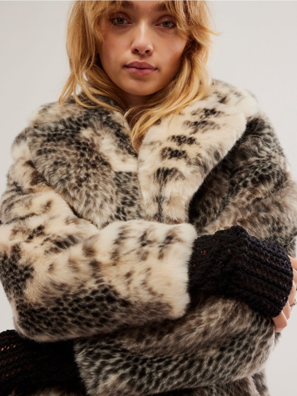 Jakke Luxury Faux Fur Coat in Cream and Brown